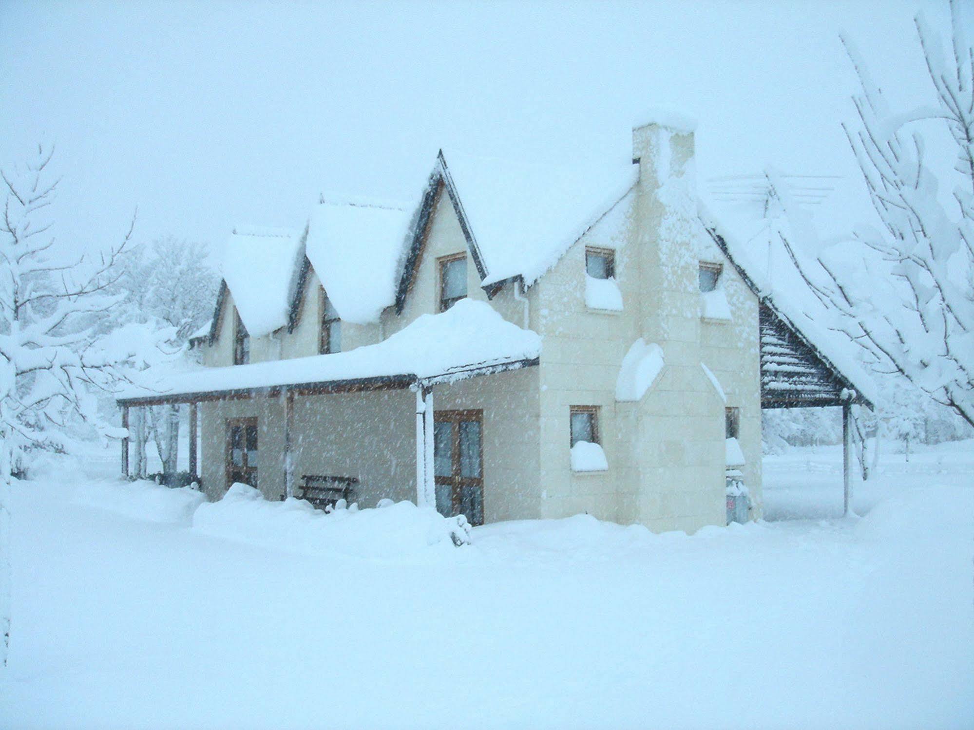 Whitestone Cottages Windwhistle Exterior photo